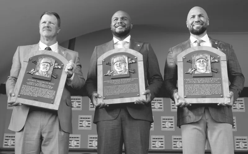 Beltran, Jones, Kent join baseball hall
